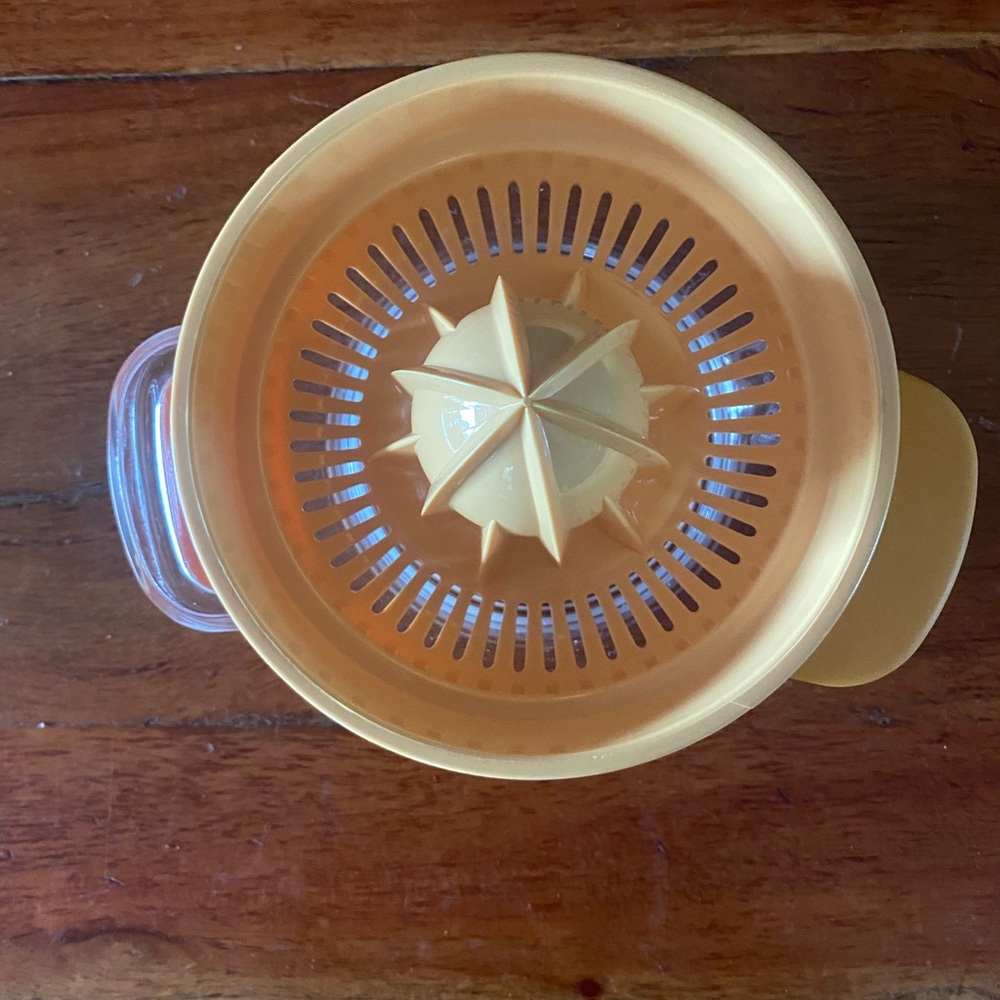 KitchenAid‎ Yellow Citrus Juicer Retro Look! - Picture 2 of 6